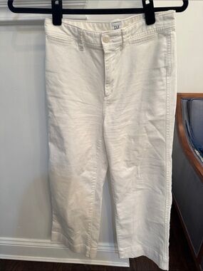 GAP White Straight-Leg Cropped Pants